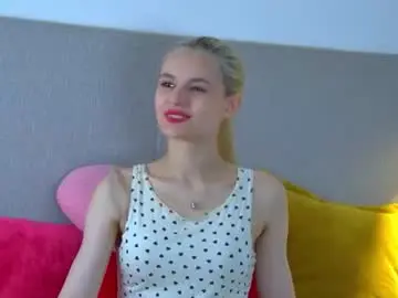 lealamour from chaturbate
