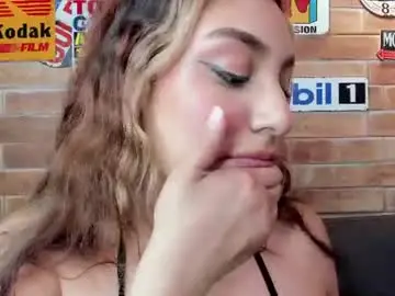 Chaturbate Watch Live Sex Cams of foxy_trululu