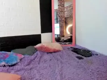 Chaturbate Live Sex Cam of sophie_andi1