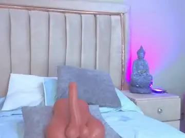 mia_naive from chaturbate
