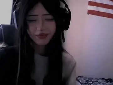 tressiedelaremore from chaturbate