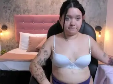 Chaturbate Nude Webcam of annyhills1