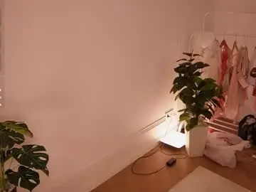 Chaturbate Live Sex Cam of angell_wild_