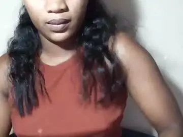 lovelylarra from chaturbate