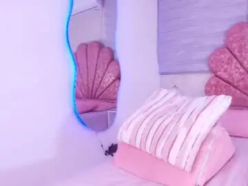 Chaturbate Nude Webcam of mia_collenss