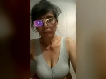 Chaturbate Live Sex Cam of squirt0120
