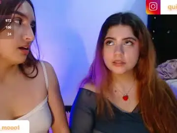 Chaturbate Sex Cam of leah_moon11