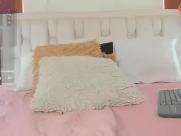 Chaturbate Live Porn of miabrunette23