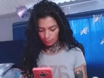 Chaturbate Free Porn Cam of ema_ploxx