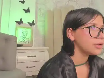 Chaturbate Free Live Porn of foxy200__