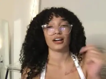 Chaturbate Free Live Porn of rosalinatoosexy