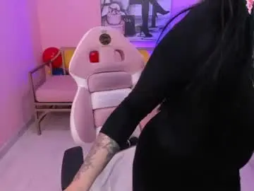 Chaturbate Free Live Porn of adri_gomez_1