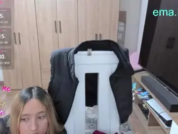 Chaturbate Free Live Porn of ema_tayy