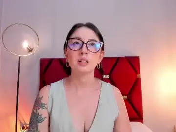 Chaturbate Watch Live Sex Cams of emilyywatson