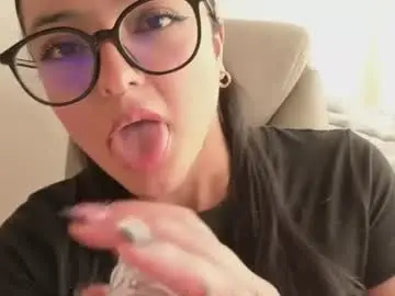 Chaturbate Live Porn of scarlett_rabbitt_