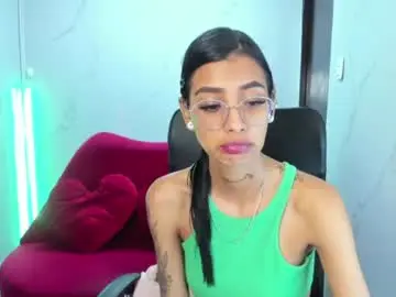 karlaslutskinny__ from chaturbate