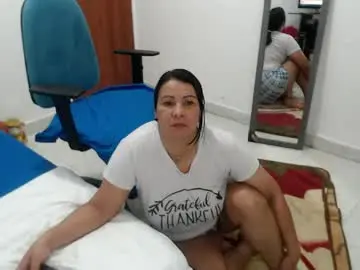 Chaturbate Live Sex of laura_foxx2379