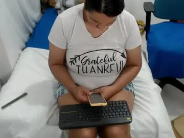 Chaturbate Live Porn of laura_foxx2379
