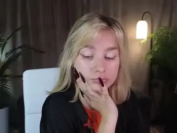 noramoreau from chaturbate