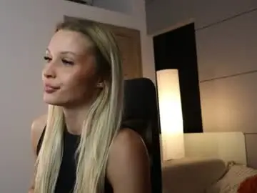 Chaturbate Live Sex Cam of emma__cutiee