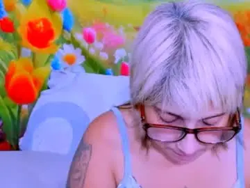 Chaturbate Live Sex Cam of indianroxy27