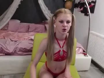 Chaturbate Live Sex Cam of alicewiss
