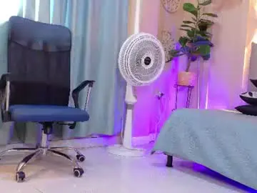 Chaturbate Live Sex Cam of chloerossee