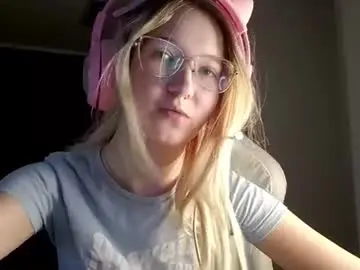 Chaturbate Sex Cam of elizsnelson
