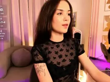 Chaturbate Free Porn Cam of skinnyellie