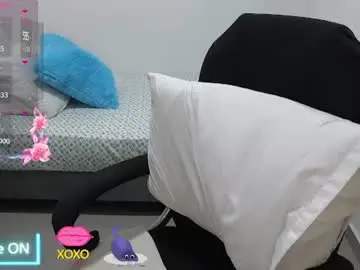 Chaturbate Live Sex Cam of anahi_moore