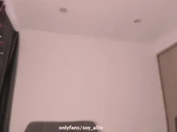 Chaturbate Nude Webcam of _alliex_