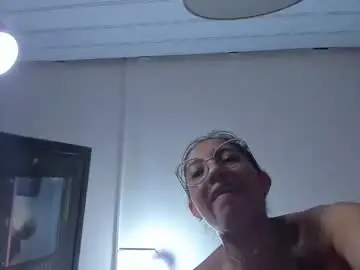 Chaturbate Sex Chat of miadivinehyh