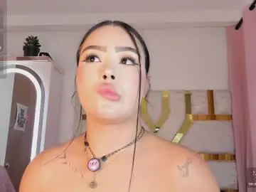 Chaturbate Live Sex Cam of sophy_champagne