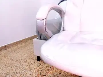 Chaturbate Adult Video Chat of valentina_tiny1