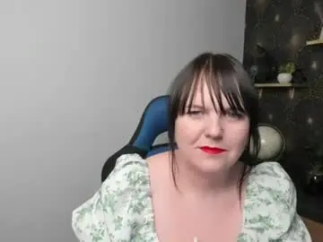 clarasoftxo from chaturbate