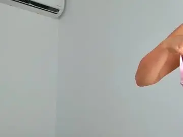 Chaturbate Best live sex cam show of emilynovaa1