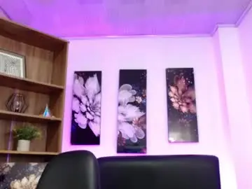 Chaturbate Live Porn of sexy_brunnette_luxe