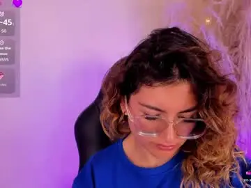 Chaturbate Adult Webcam of emilyjonesss_