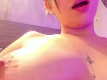 karolynelune from chaturbate