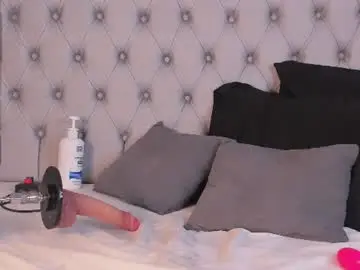 Chaturbate Live Sex Cam of camila_harrington