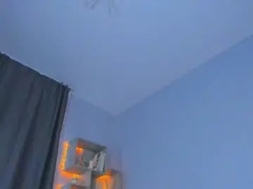 Chaturbate Live Sex Cam of mirabrunette