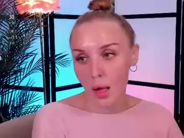Chaturbate Live Sex Cam of lushcherry