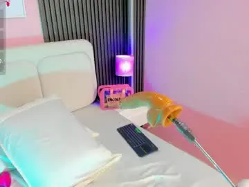 Chaturbate Live Sex Cam of clawdeen__wolf