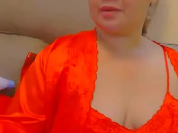 prettynhing from chaturbate