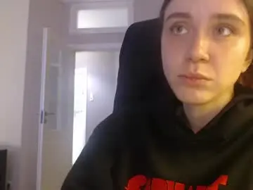 amoremeoww from chaturbate