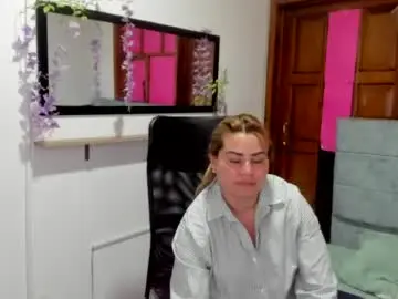 Chaturbate Sex Cam of julieta_star69