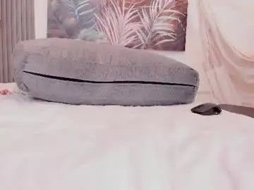 Chaturbate Live Sex Cam of ivania_lua
