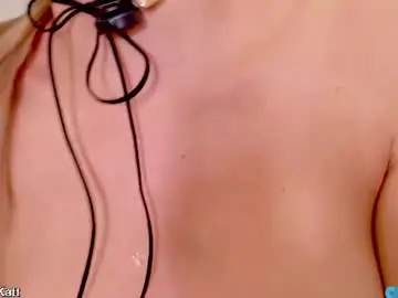 Chaturbate Live Sex Cam of liloukatt