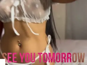 Chaturbate Live Sex Cam of emilyn_keatting