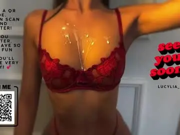 Chaturbate Best live sex cam show of lucylia_